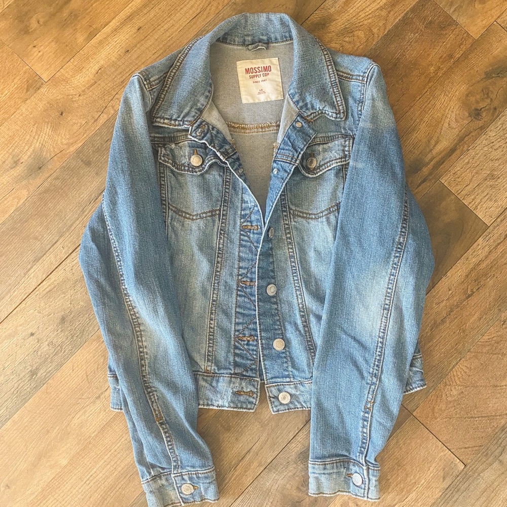 💙 Mossimo Jean Jacket 💙